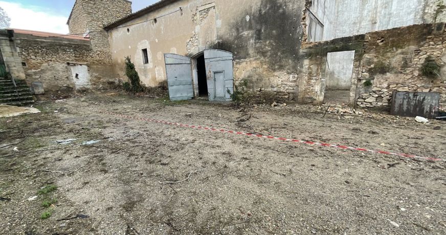 vente Remise en pierre Milhaud