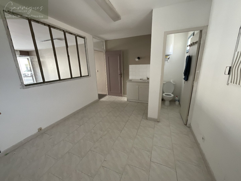 location Local commercial Milhaud - Photo 3