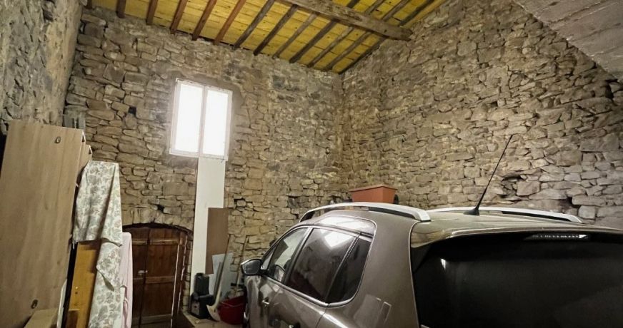 vente Remise en pierre Calvisson