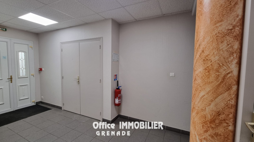 location Bureau Grenade - Photo 1
