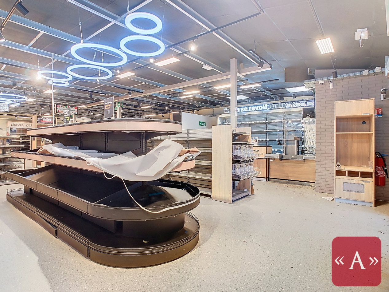 location Local commercial Saint-sulpice-la-pointe - Photo 3