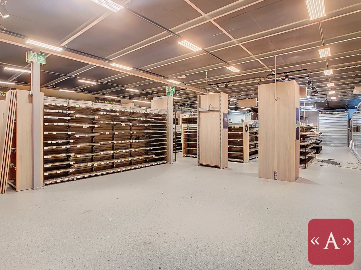 location Local commercial Saint-sulpice-la-pointe - Photo 8