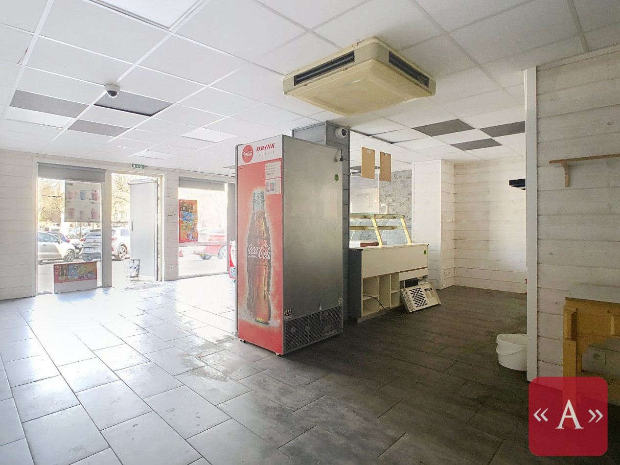 location Local commercial Saint-sulpice-la-pointe - Photo 5