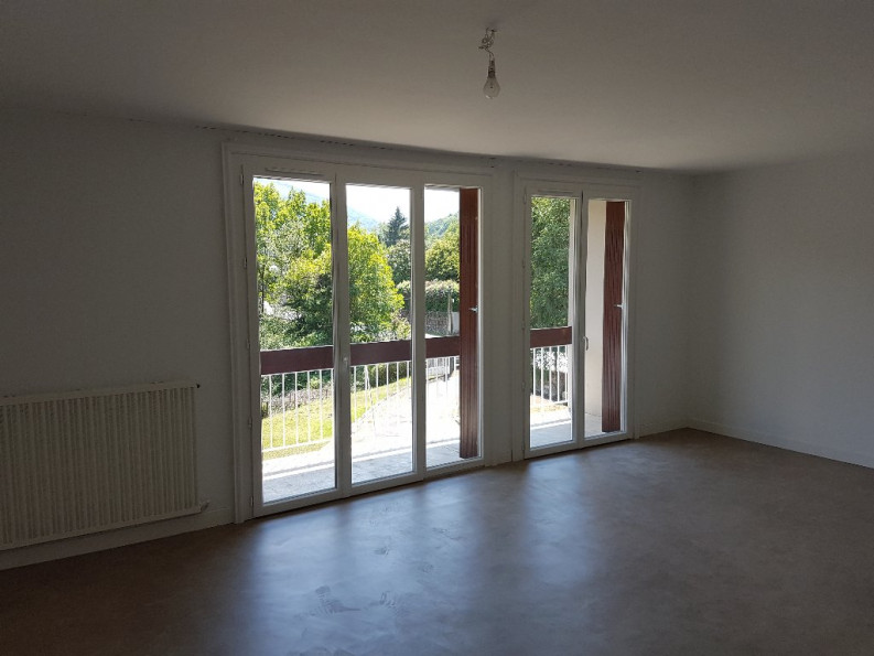 location Appartement Cierp Gaud - Photo 2