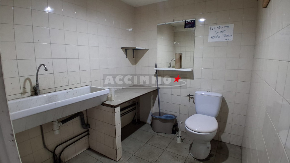 vente Garage Laboutarie - Photo 6
