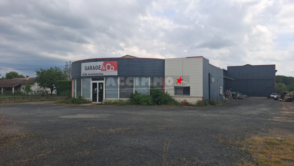 vente Garage Laboutarie - Photo 1