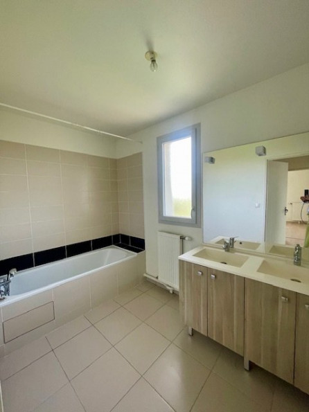 vente Maison Gratentour - Photo 10