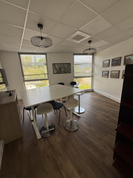 location Bureau Labege - Photo 1