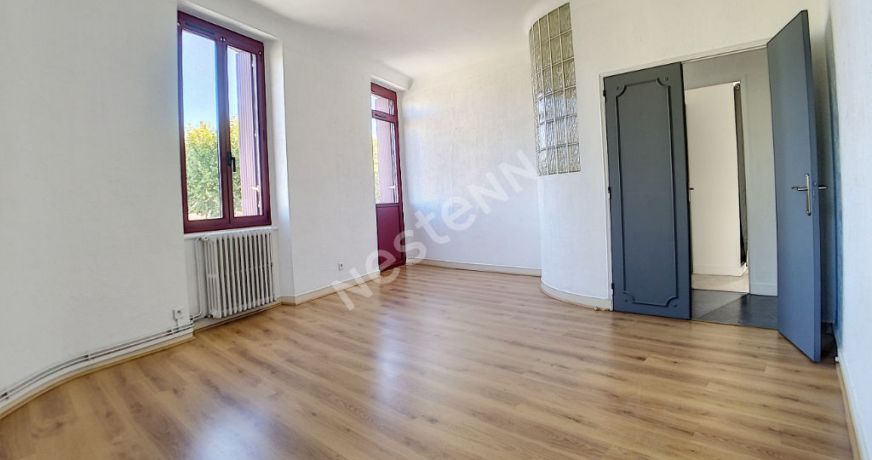 location Appartement Cazeres