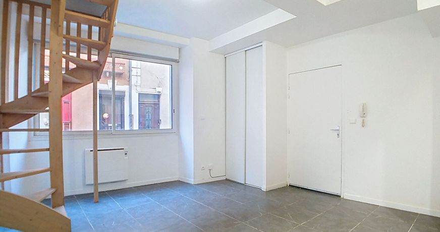 location Appartement Cazeres