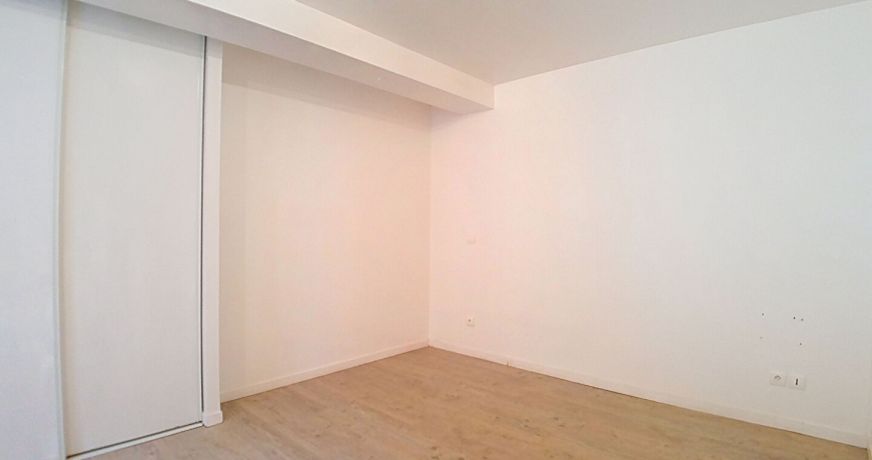 location Appartement Cazeres
