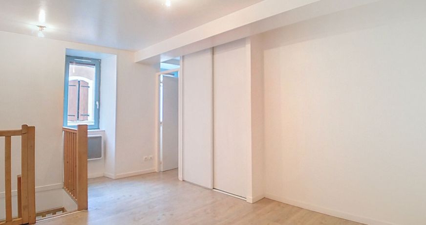 location Appartement Cazeres