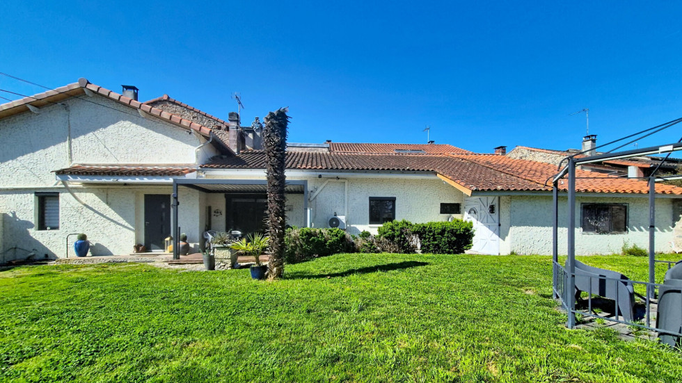 vente Maison Cazeres - Photo 1