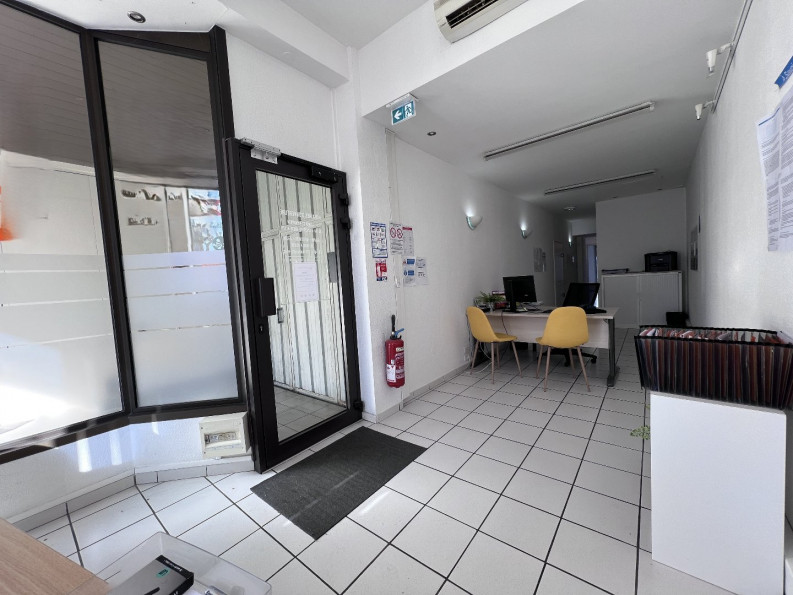 location Local commercial Saint Gaudens - Photo 3