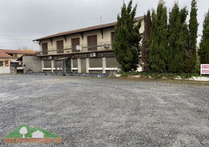 sale Local commercial Villeneuve De Riviere
