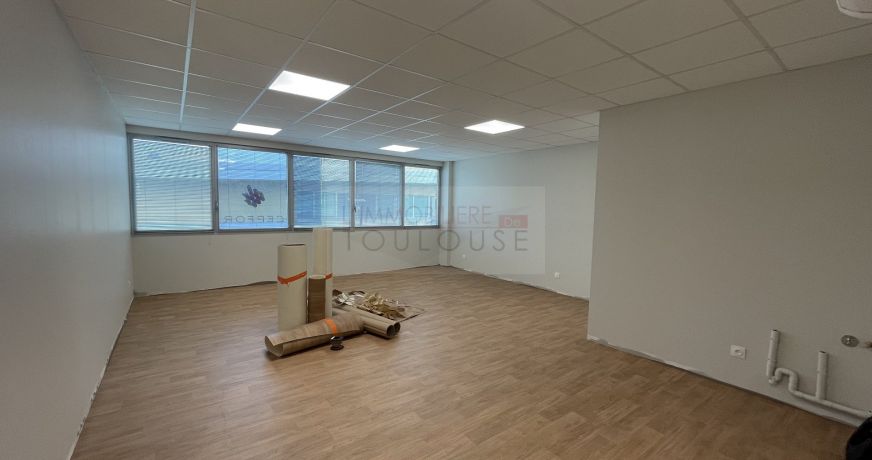 location Bureau Labege