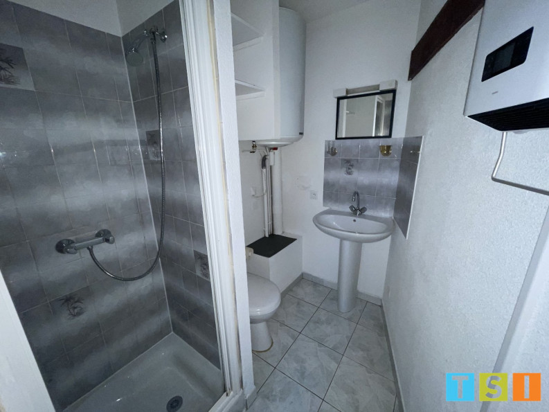 location Appartement mezzanine Gourdan Polignan - Photo 5