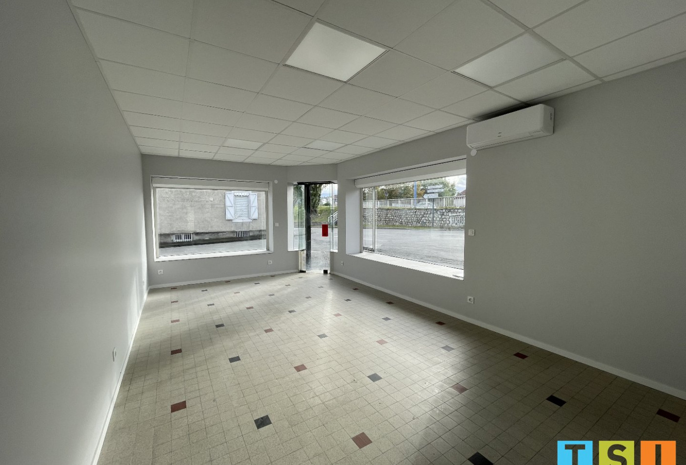 location Local commercial Saint Gaudens - Photo 2