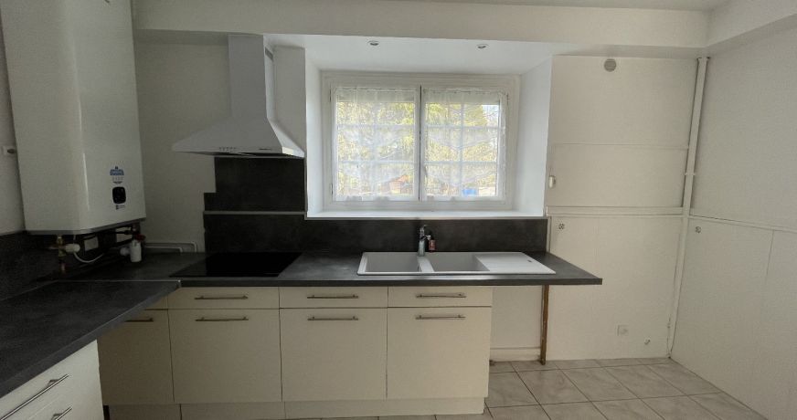 location Appartement rénové Lombres