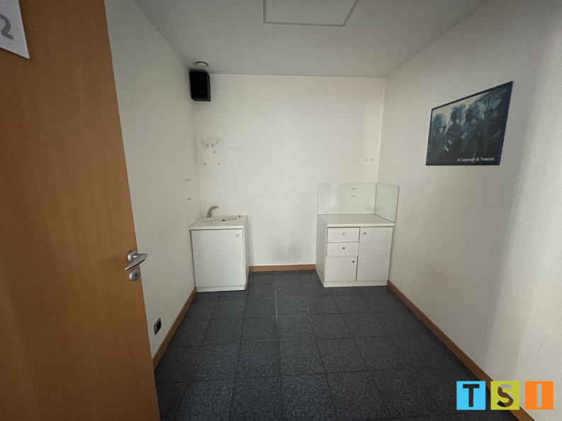 location Locaux d'activité Montrejeau - Photo 6