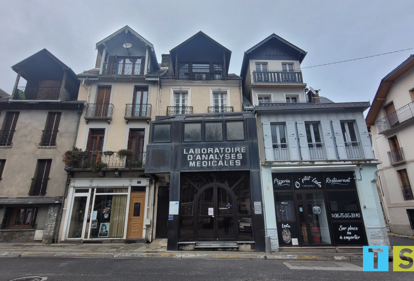 vente Immeuble Bagneres De Luchon - Photo 1