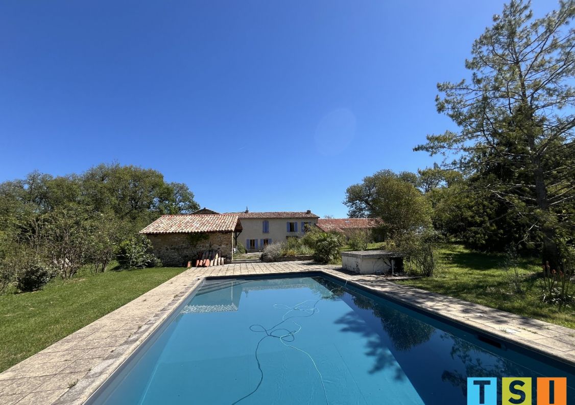 sale Corps de ferme Aurignac