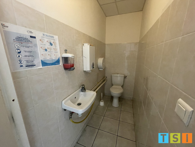 location Local commercial Boulogne Sur Gesse - Photo 6