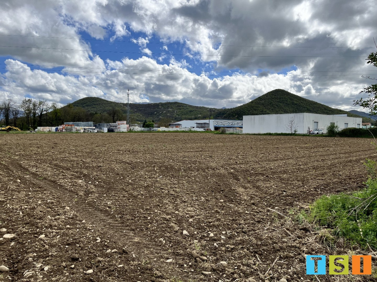 sale Terrain constructible Gourdan Polignan - Photo 1