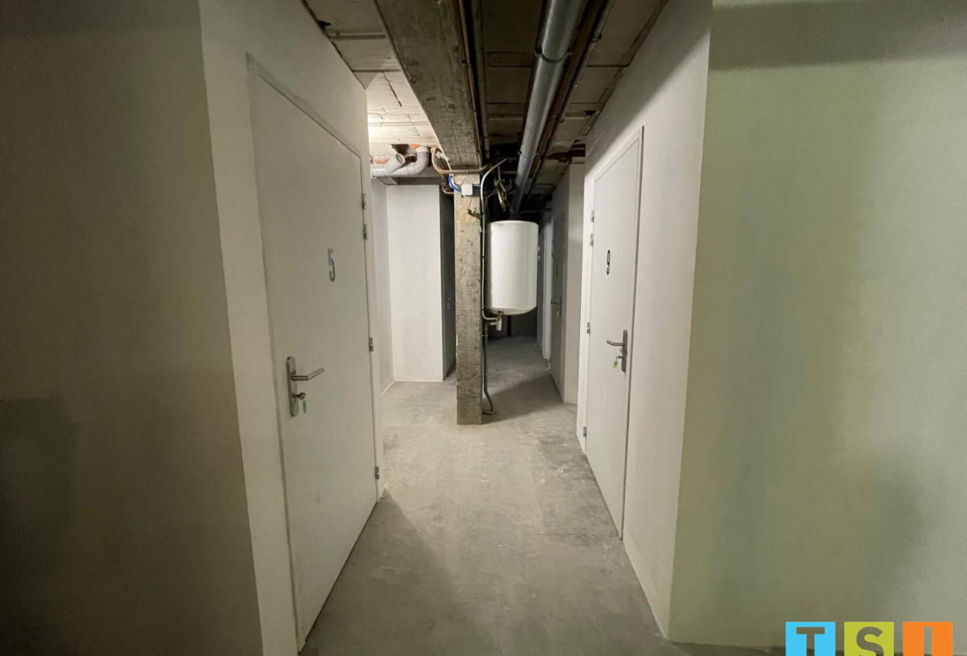 location Garage Bagneres De Luchon - Photo 2