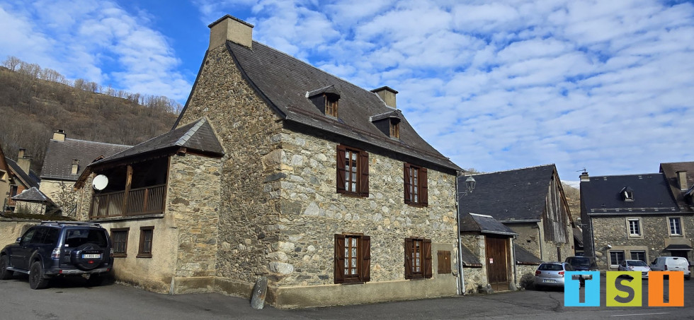 vente Maison Bagneres De Luchon - Photo 1