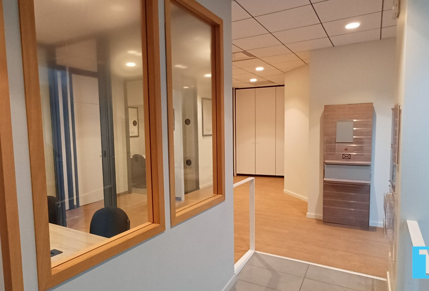 vente Bureau Bagneres De Luchon - Photo 1