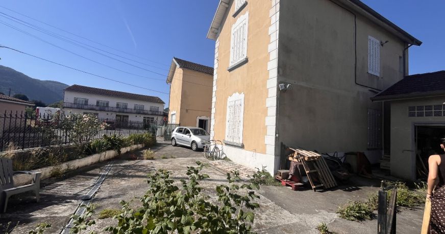 vente Immeuble mixte Loures Barousse