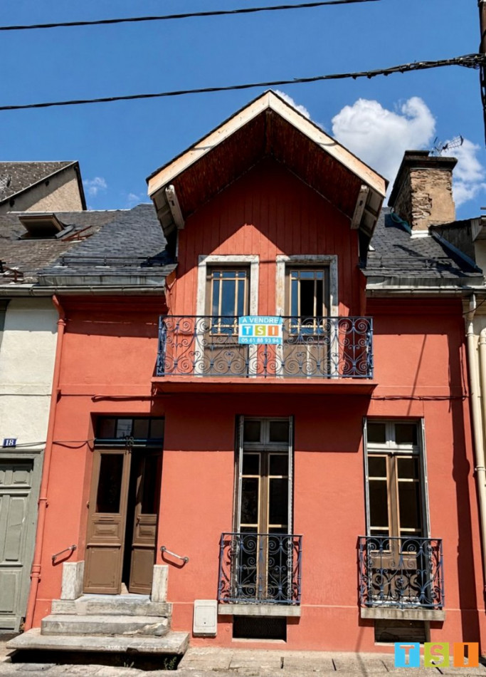 vente Maison de ville Bagneres De Luchon - Photo 1