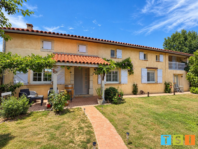 vente Maison et dépendances Ardiege - Photo 1