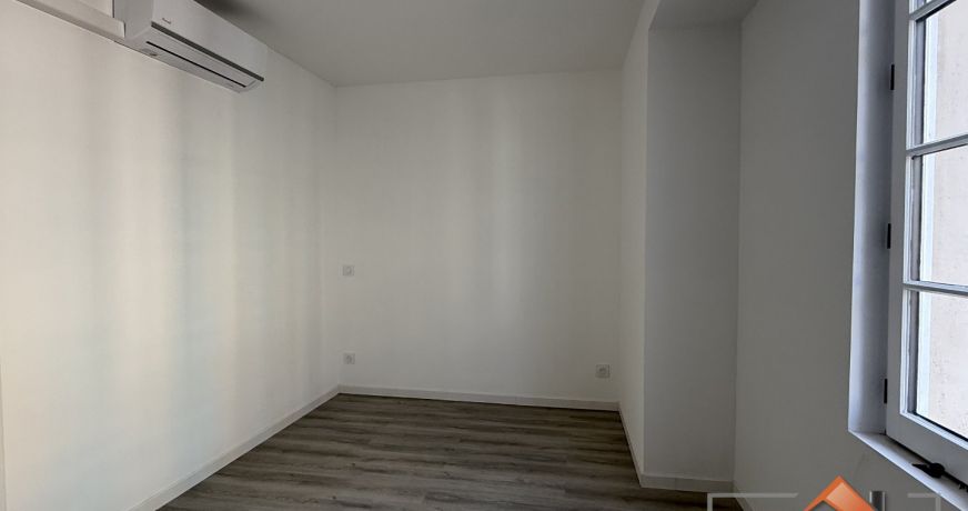 à louer Appartement Mane