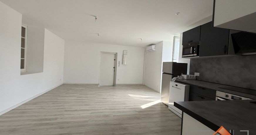 à louer Appartement Mane