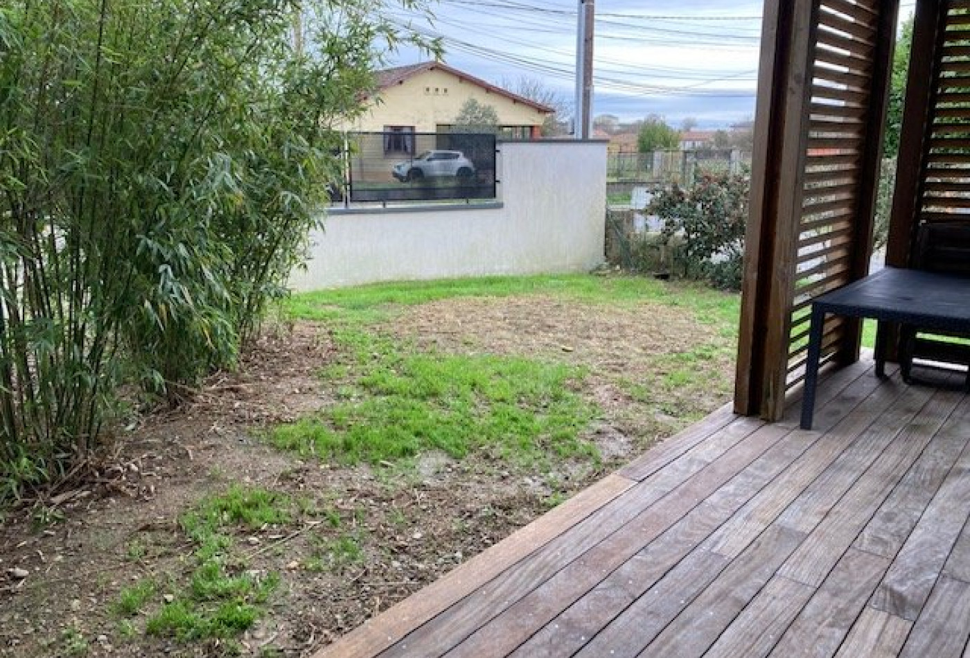 location Appartement en rez de jardin Lespinasse - Photo 2