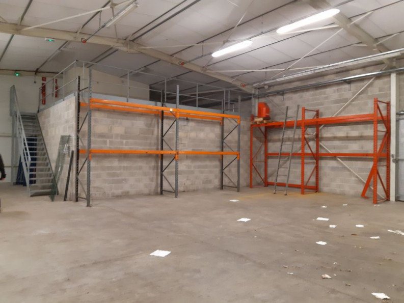 location Local commercial Bouloc - Photo 3