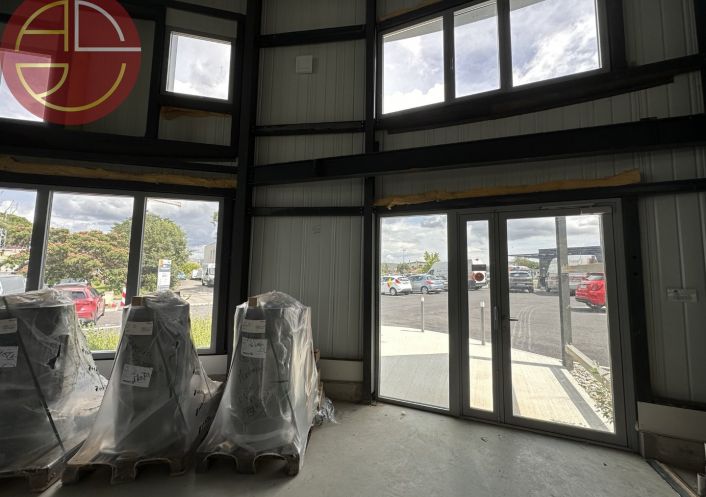 location Local commercial Launaguet