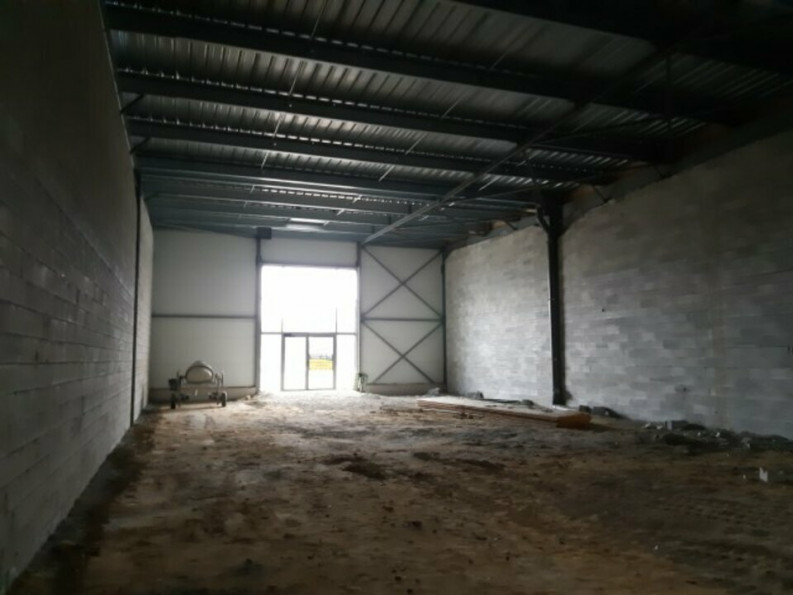 location Local commercial Bouloc - Photo 2