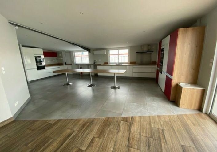 location Entrepot La Salvetat Saint Gilles