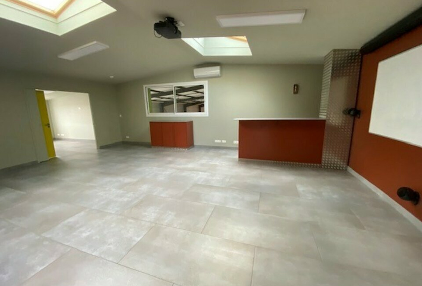 vente Entrepot La Salvetat Saint Gilles - Photo 2