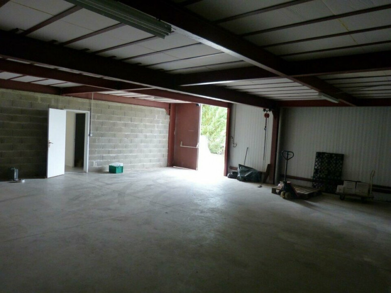 location Entrepot Montrabe - Photo 1