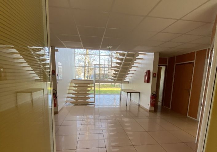 location Bureau Castelnau D'estretefonds