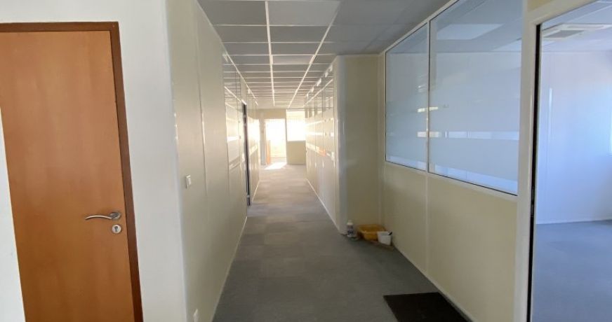 location Bureau Castelnau D'estretefonds