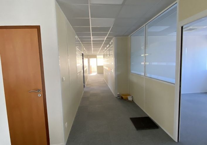 location Bureau Castelnau D'estretefonds