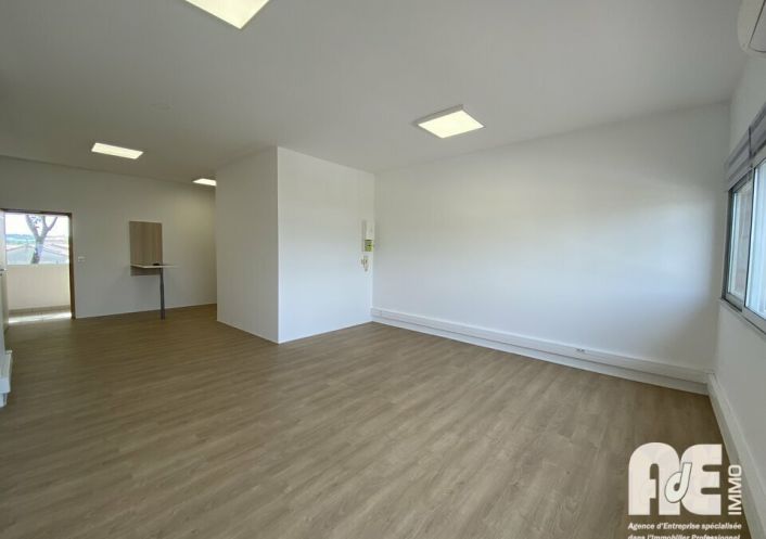 location Bureau Castelnau D'estretefonds