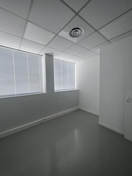 location Bureau - Photo 2