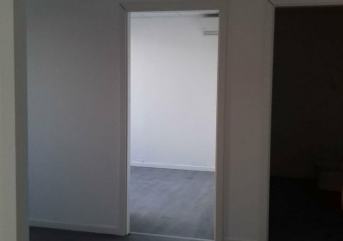 location Entrepot Saint Jory