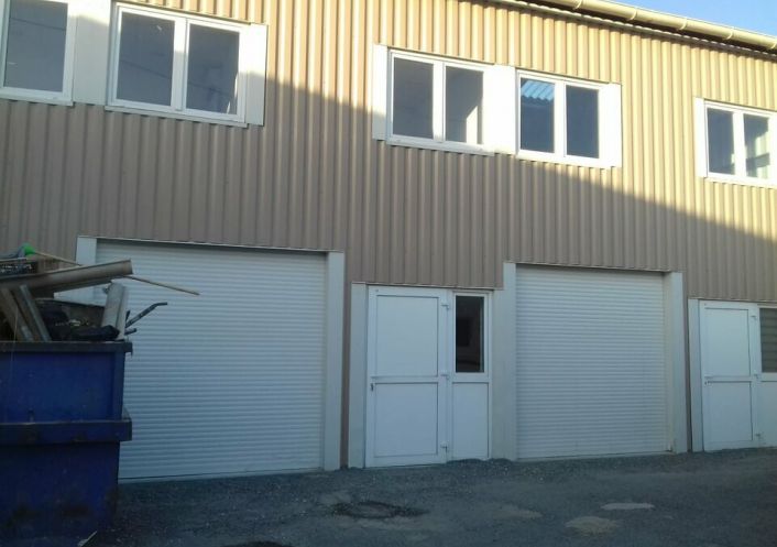 location Entrepot Saint-jory